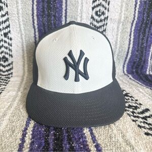 New York Yankees MLB New Era 59fifty Cap Hat Cap 7 3/8 Black White